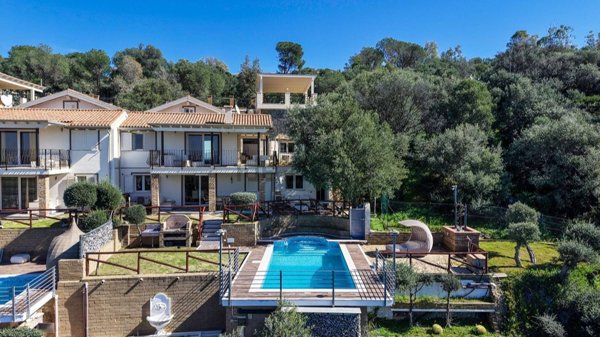 casa indipendente in vendita a Quartu Sant'Elena in zona Niu Crobu