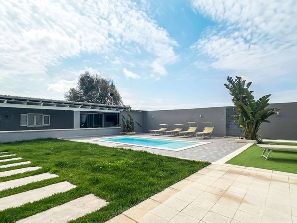 casa indipendente in vendita a Quartu Sant'Elena in zona Capitana