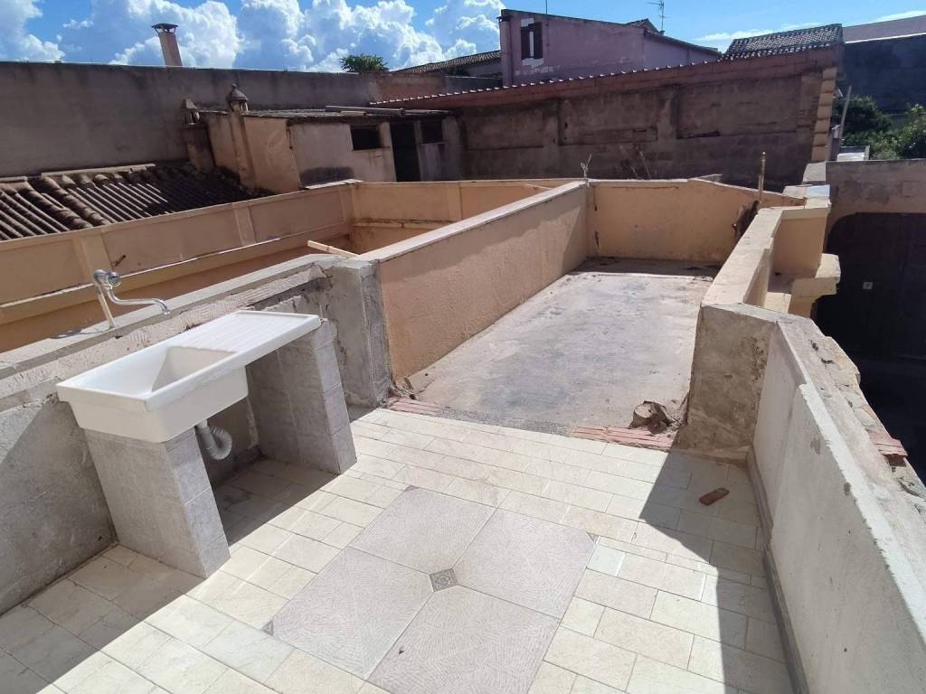 appartamento in vendita a Quartu Sant'Elena in zona Centro Storico