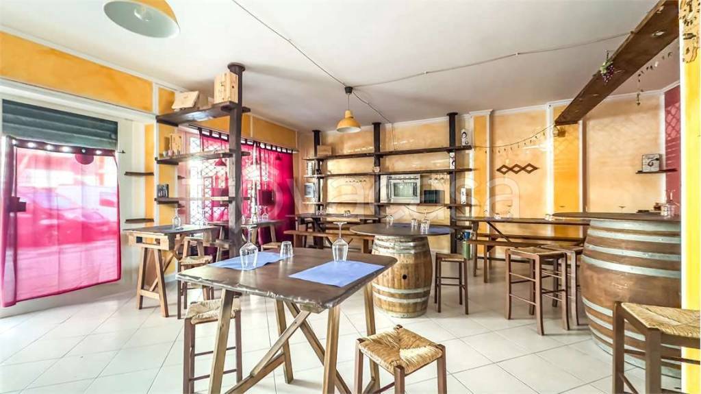 negozio in vendita a Quartu Sant'Elena in zona Pitz'e Serra