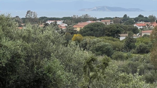 casa indipendente in vendita a Quartu Sant'Elena in zona Capitana