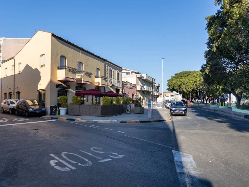 negozio in vendita a Quartu Sant'Elena