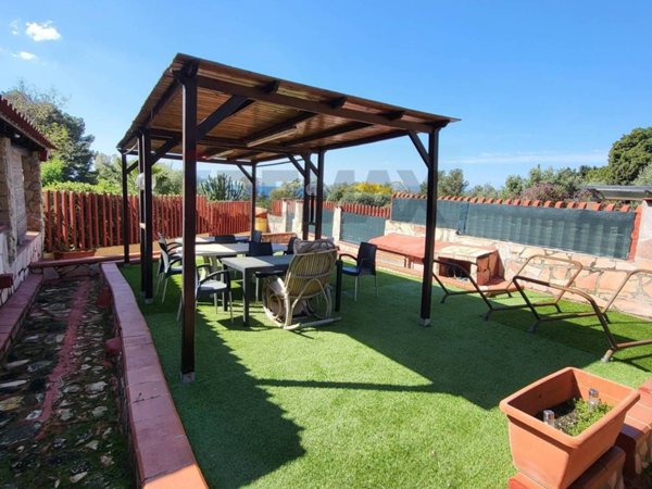 casa indipendente in vendita a Quartu Sant'Elena in zona Litorale
