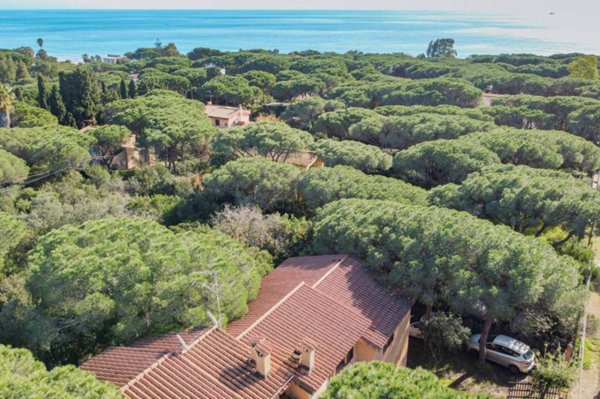 casa indipendente in vendita a Quartu Sant'Elena in zona Litorale