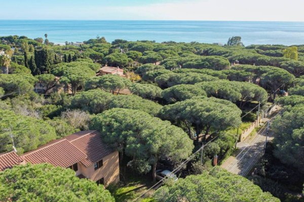 casa indipendente in vendita a Quartu Sant'Elena in zona Litorale