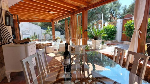 casa indipendente in vendita a Quartu Sant'Elena in zona Capitana