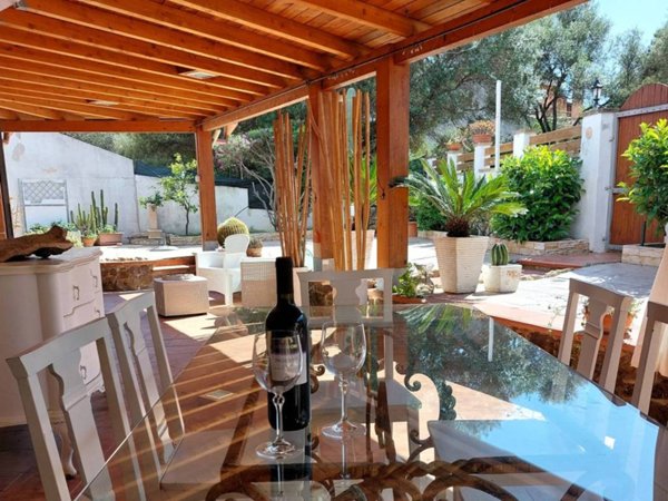 casa indipendente in vendita a Quartu Sant'Elena in zona Capitana