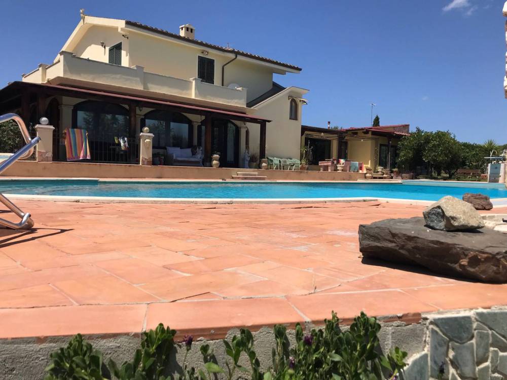 casa indipendente in vendita a Quartu Sant'Elena in zona Litorale
