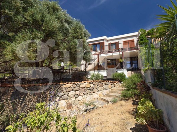 casa indipendente in vendita a Quartu Sant'Elena in zona Capitana