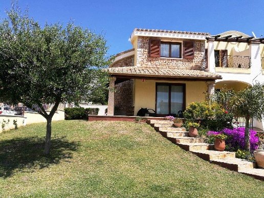 casa indipendente in vendita a Quartu Sant'Elena in zona Litorale