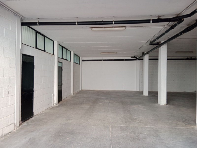 locale commerciale in vendita a Quartu Sant'Elena in zona Pitz'e Serra