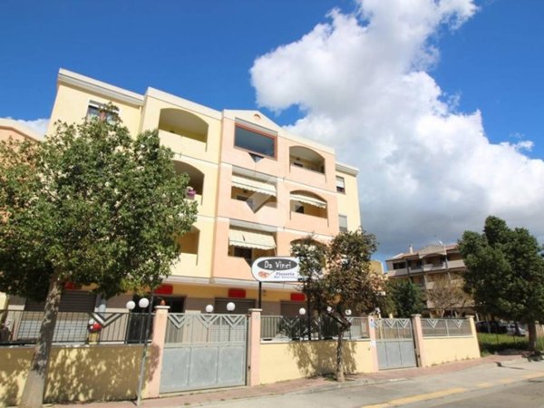 locale di sgombero in vendita a Quartu Sant'Elena in zona Quartello