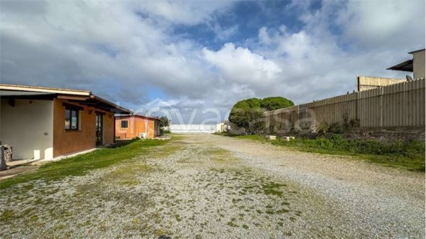 locale commerciale in vendita a Quartu Sant'Elena