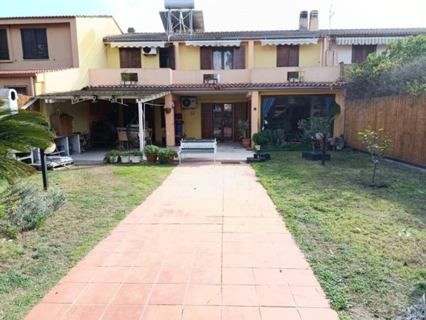 casa indipendente in vendita a Quartu Sant'Elena in zona Capitana