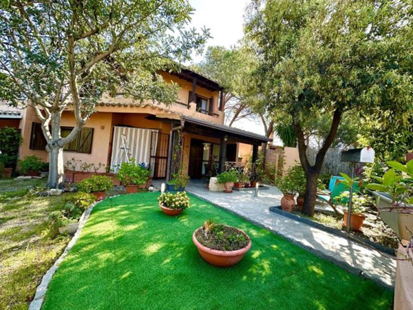 casa indipendente in vendita a Quartu Sant'Elena in zona Capitana