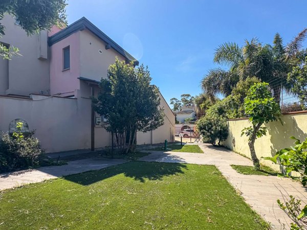 appartamento in vendita a Quartu Sant'Elena in zona Foxi