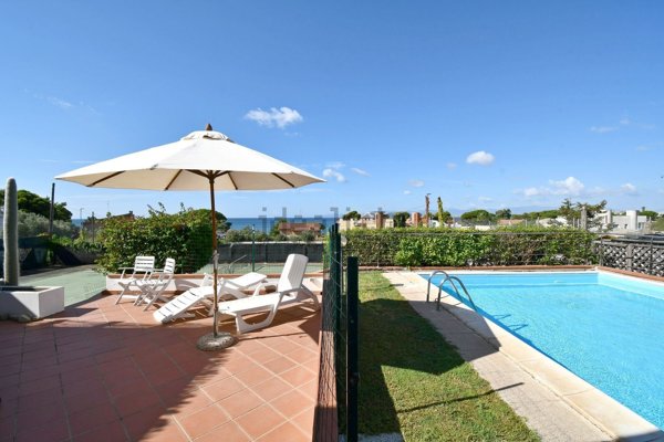 casa indipendente in vendita a Quartu Sant'Elena in zona Margine Rosso