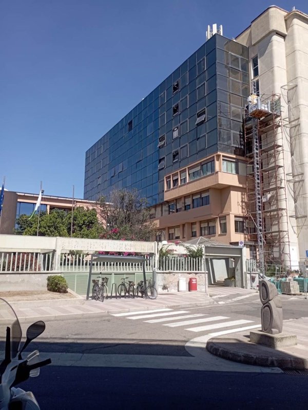 locale commerciale in vendita a Quartu Sant'Elena in zona Centro Storico