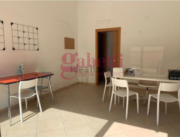 locale commerciale in vendita a Quartu Sant'Elena in zona Cepola