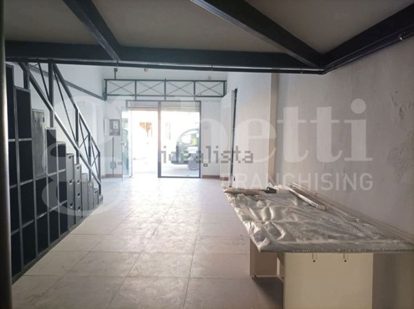 locale commerciale in vendita a Quartu Sant'Elena in zona Centro Storico