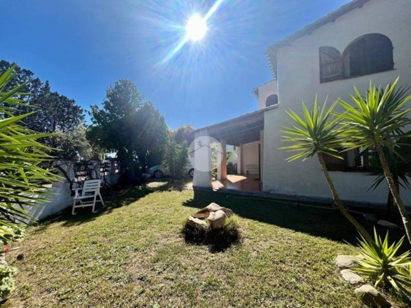 casa indipendente in vendita a Quartu Sant'Elena in zona Capitana