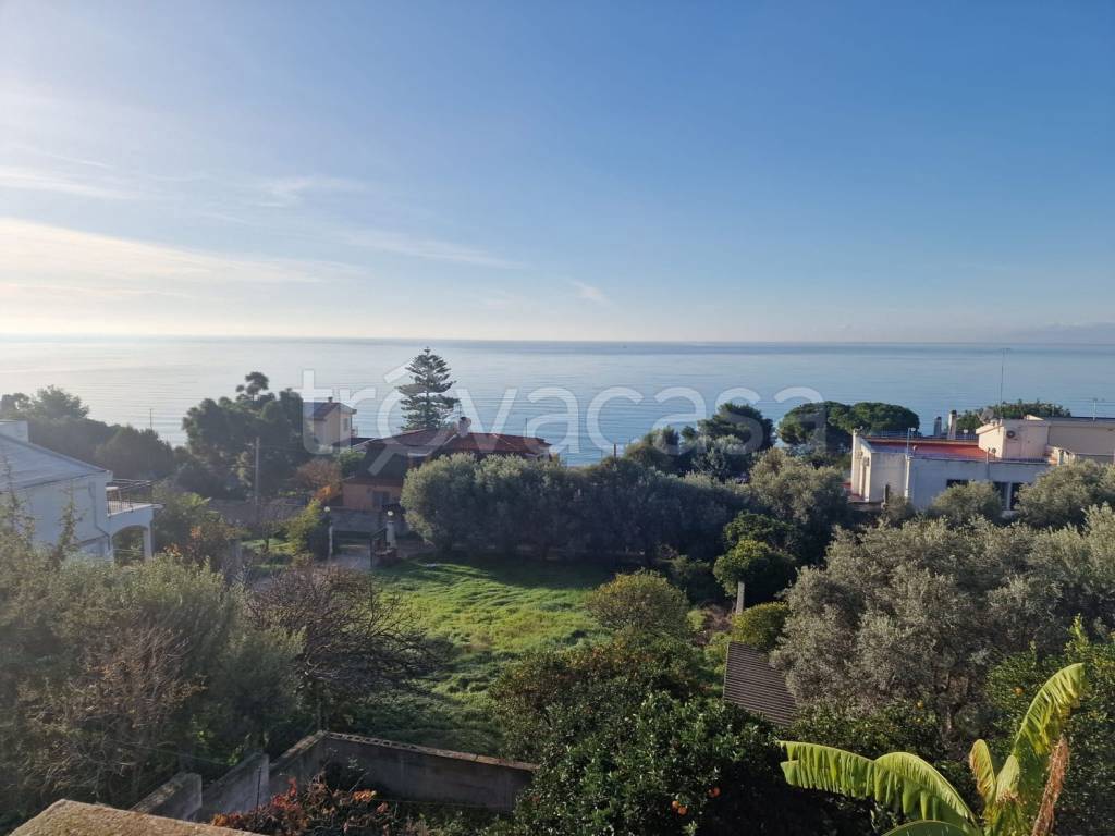 casa indipendente in vendita a Quartu Sant'Elena in zona Geremeas