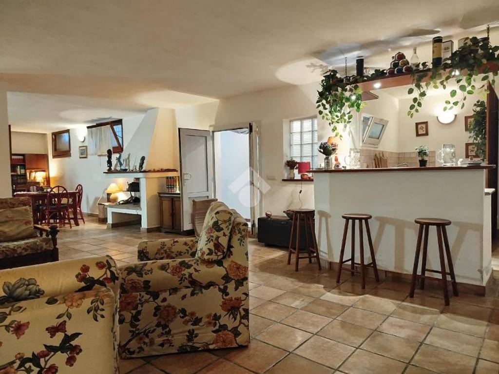 casa indipendente in vendita a Quartu Sant'Elena in zona Litorale