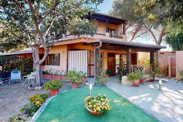 casa indipendente in vendita a Quartu Sant'Elena in zona Capitana