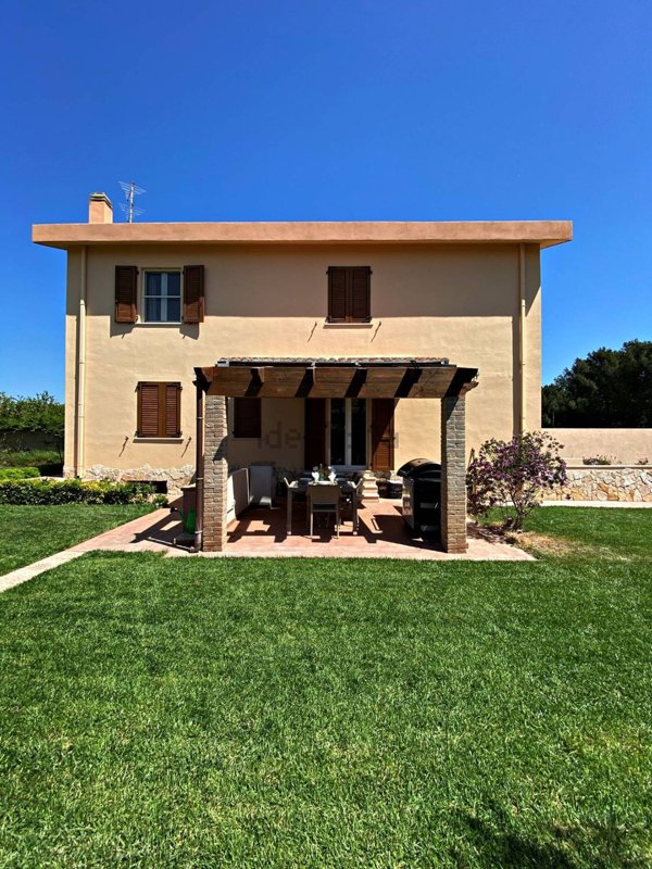 casa indipendente in vendita a Quartu Sant'Elena in zona Margine Rosso