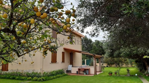casa indipendente in vendita a Quartu Sant'Elena in zona Margine Rosso