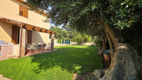casa indipendente in vendita a Quartu Sant'Elena in zona Margine Rosso