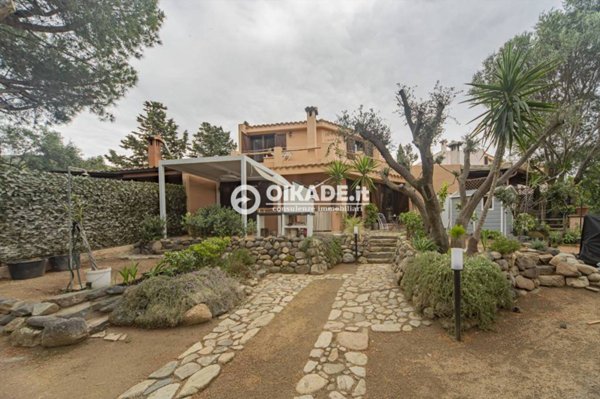 casa indipendente in vendita a Quartu Sant'Elena in zona Capitana