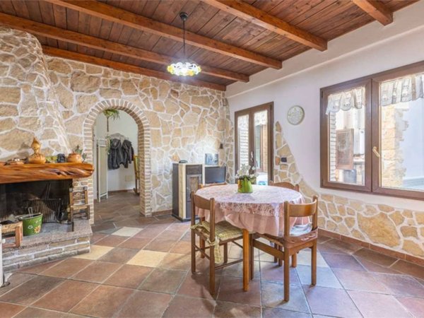casa indipendente in vendita a Quartu Sant'Elena in zona Centro Storico