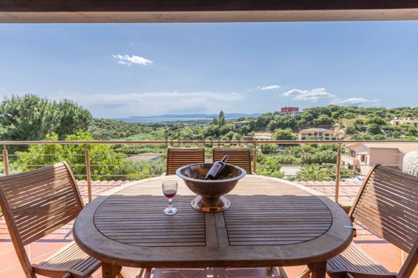 casa indipendente in vendita a Quartu Sant'Elena in zona Capitana