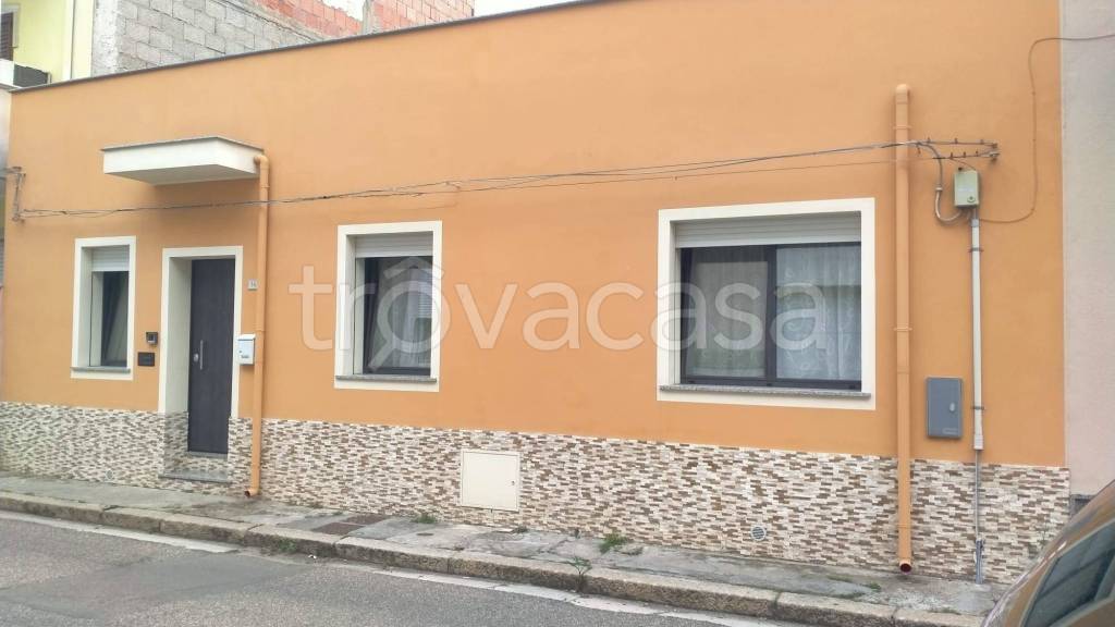 casa indipendente in vendita a Quartu Sant'Elena in zona Centro Storico