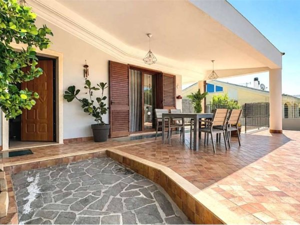 casa indipendente in vendita a Quartu Sant'Elena in zona Foxi