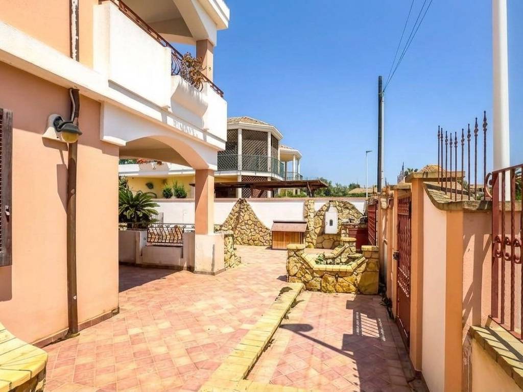 casa indipendente in vendita a Quartu Sant'Elena in zona Foxi