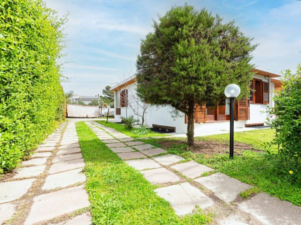 casa indipendente in vendita a Quartu Sant'Elena in zona Litorale