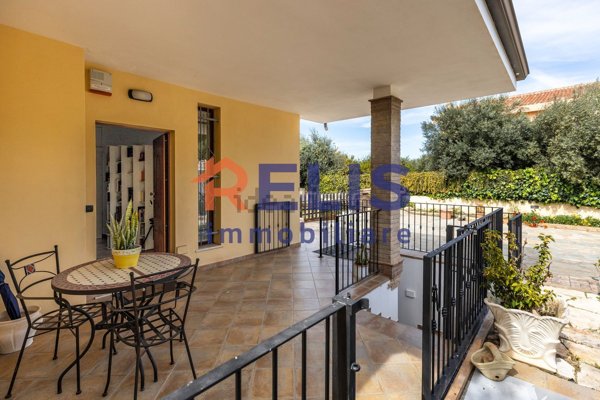 casa indipendente in vendita a Quartu Sant'Elena in zona Margine Rosso