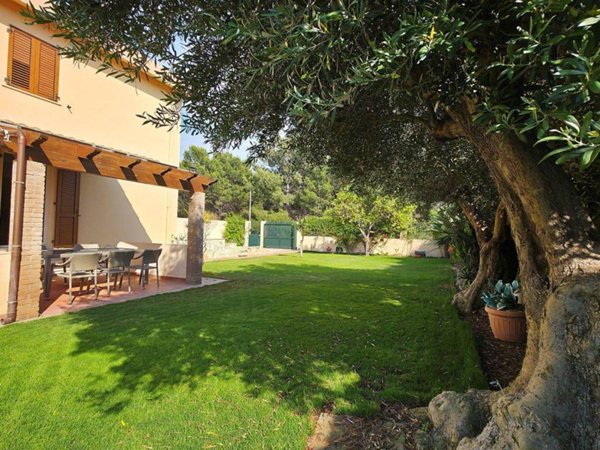 casa indipendente in vendita a Quartu Sant'Elena in zona Margine Rosso