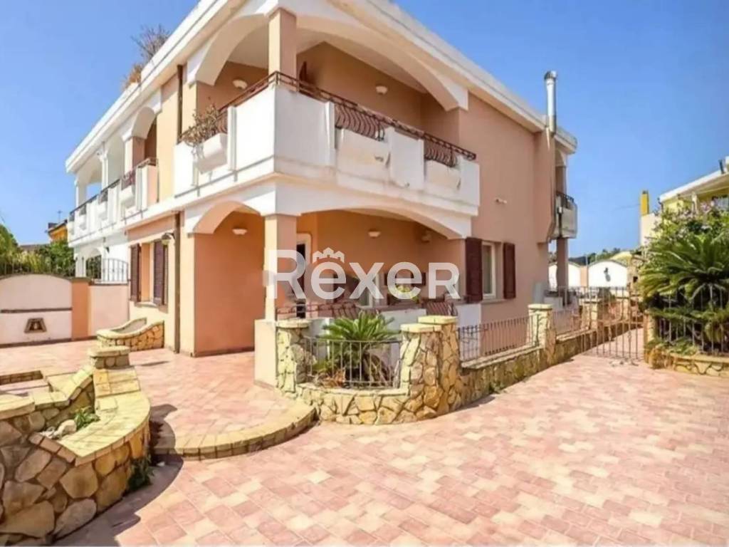 casa indipendente in vendita a Quartu Sant'Elena in zona Foxi