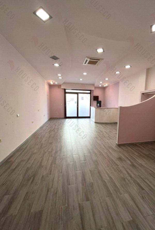 locale commerciale in vendita a Quartu Sant'Elena