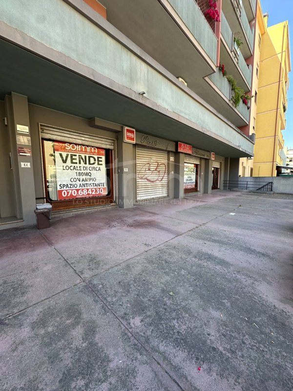 locale commerciale in vendita a Quartu Sant'Elena in zona Pitz'e Serra