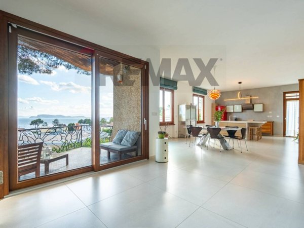 casa indipendente in vendita a Quartu Sant'Elena in zona Margine Rosso