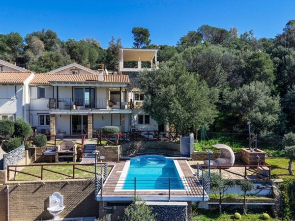 casa indipendente in vendita a Quartu Sant'Elena in zona Niu Crobu