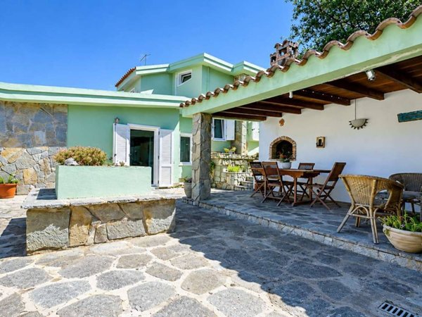 casa indipendente in vendita a Quartu Sant'Elena in zona Niu Crobu