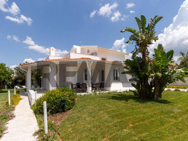 casa indipendente in vendita a Quartu Sant'Elena in zona Capitana