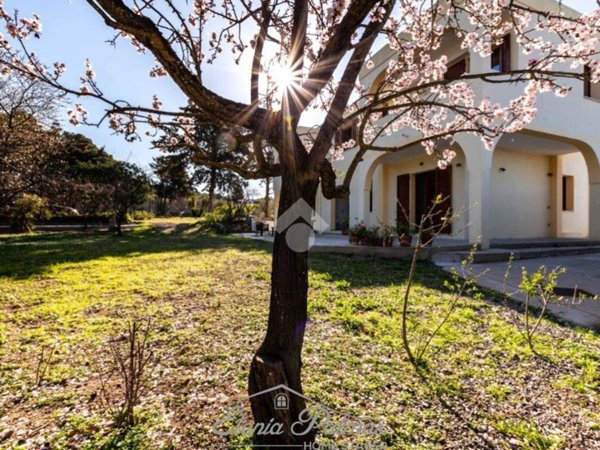 casa indipendente in vendita a Quartu Sant'Elena in zona Niu Crobu