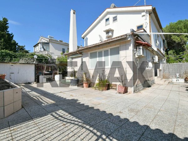 casa indipendente in vendita a Quartu Sant'Elena in zona Margine Rosso