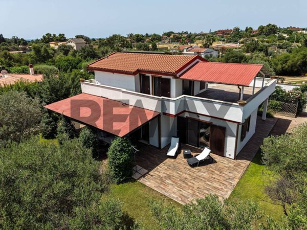 casa indipendente in vendita a Quartu Sant'Elena in zona Sant'Isidoro